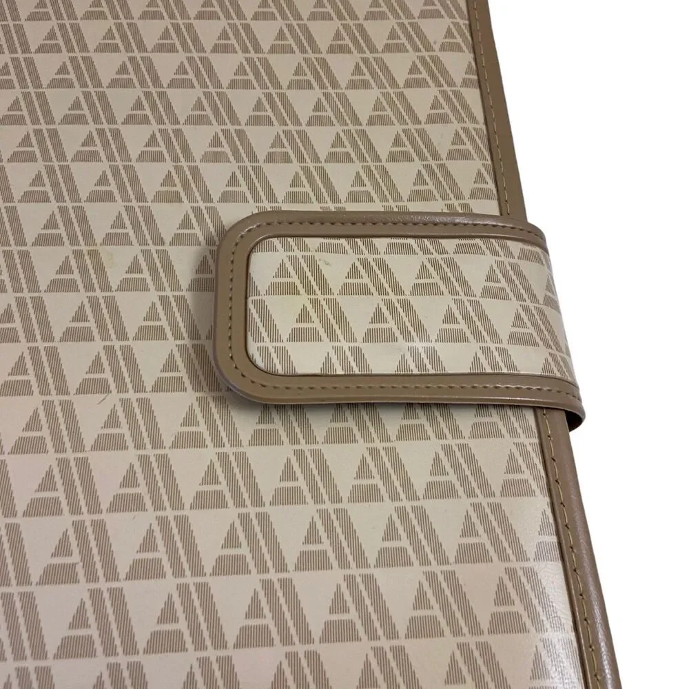 #6271 Avon Vintage Representative Jewelry case Beige 1970s